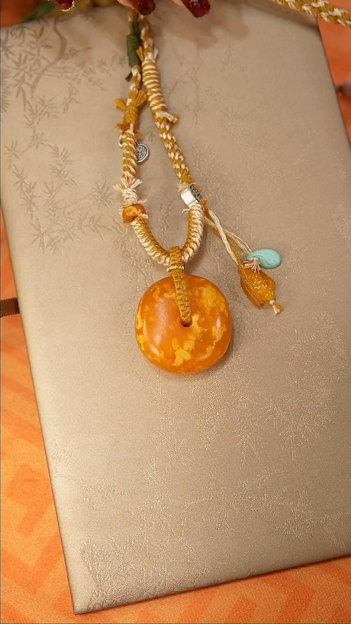 【闪购商品】琥珀颈饰未镶嵌颈饰