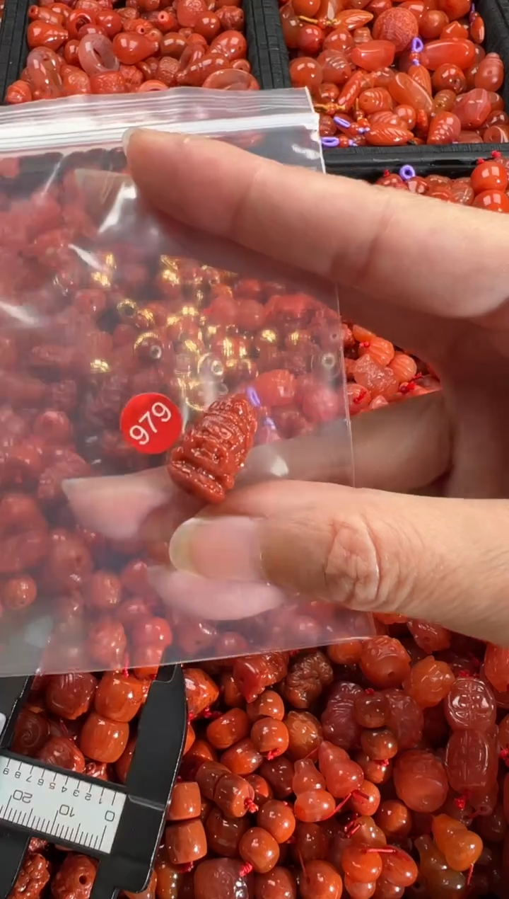 【闪购商品】南红玛瑙颈饰未镶嵌1