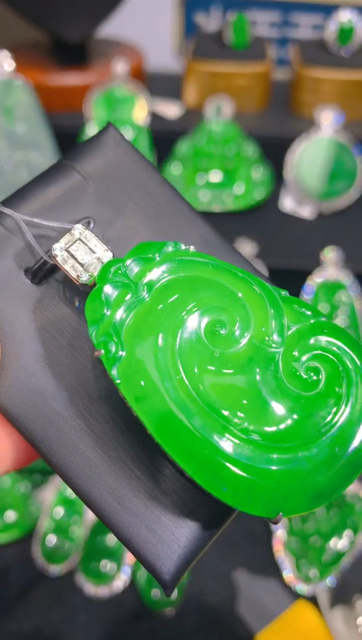 【闪购商品】翡翠颈饰银S925镶嵌85一季