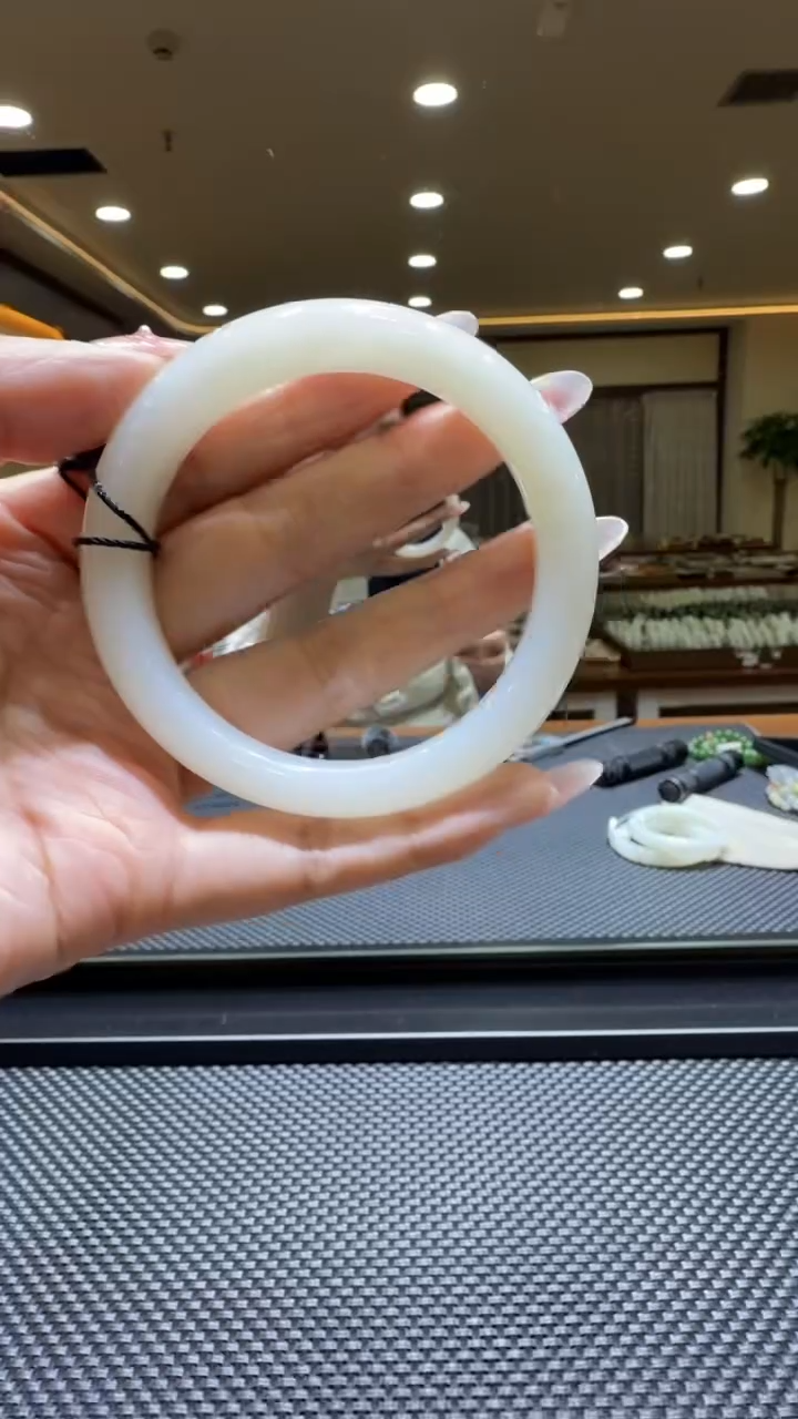 颈饰未镶嵌和田玉手镯58