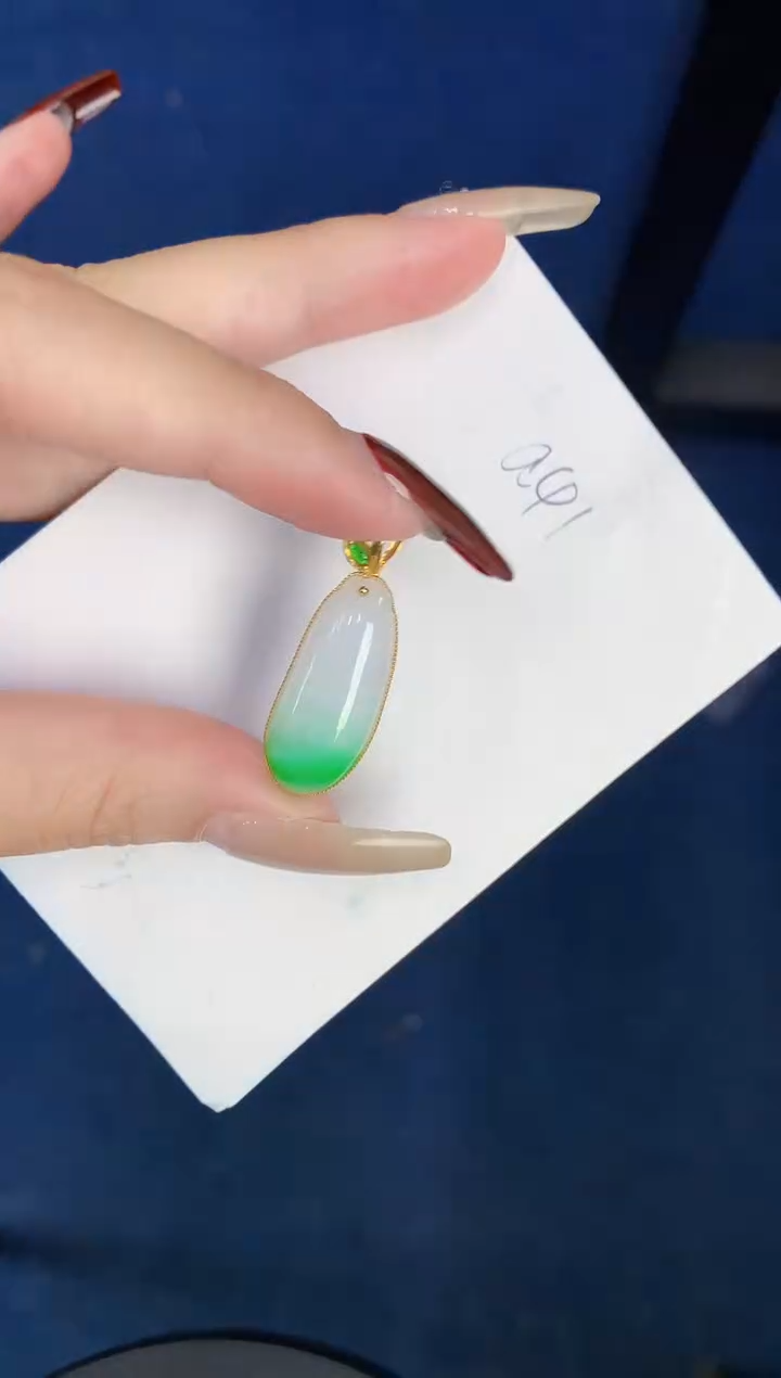 【闪购商品】翡翠颈饰18K金镶嵌0000000000