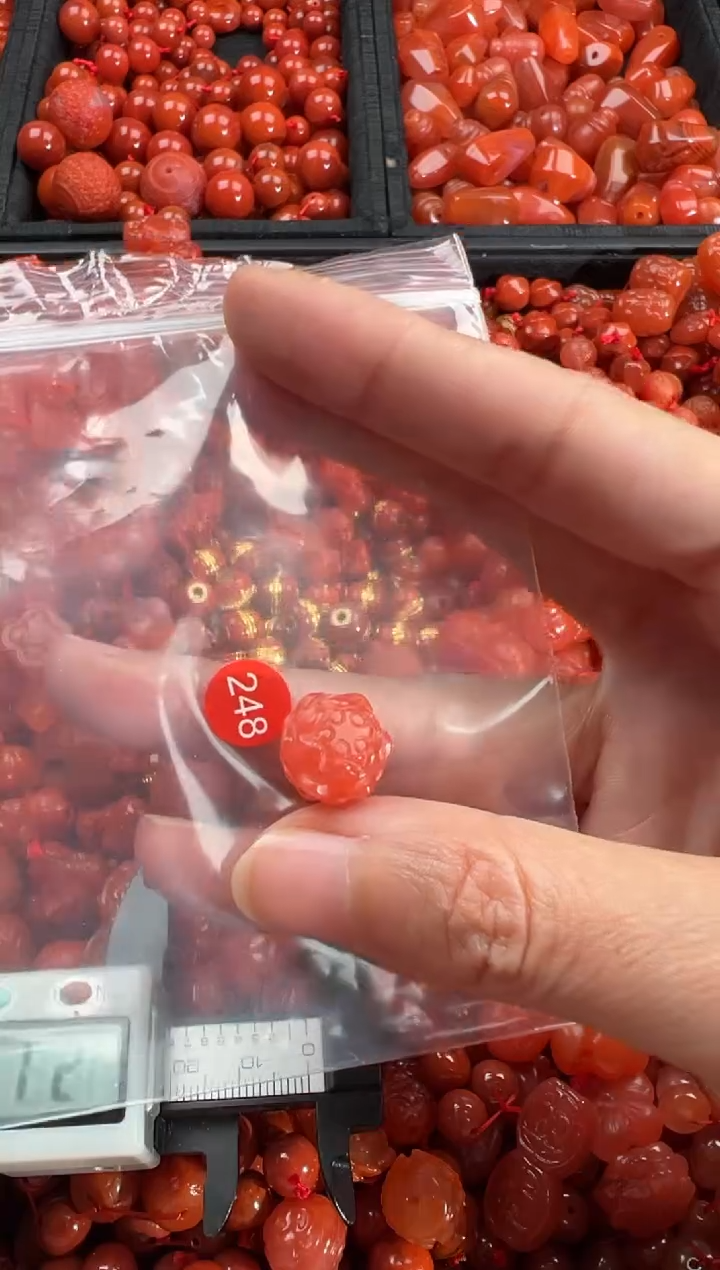 【闪购商品】南红玛瑙颈饰未镶嵌1