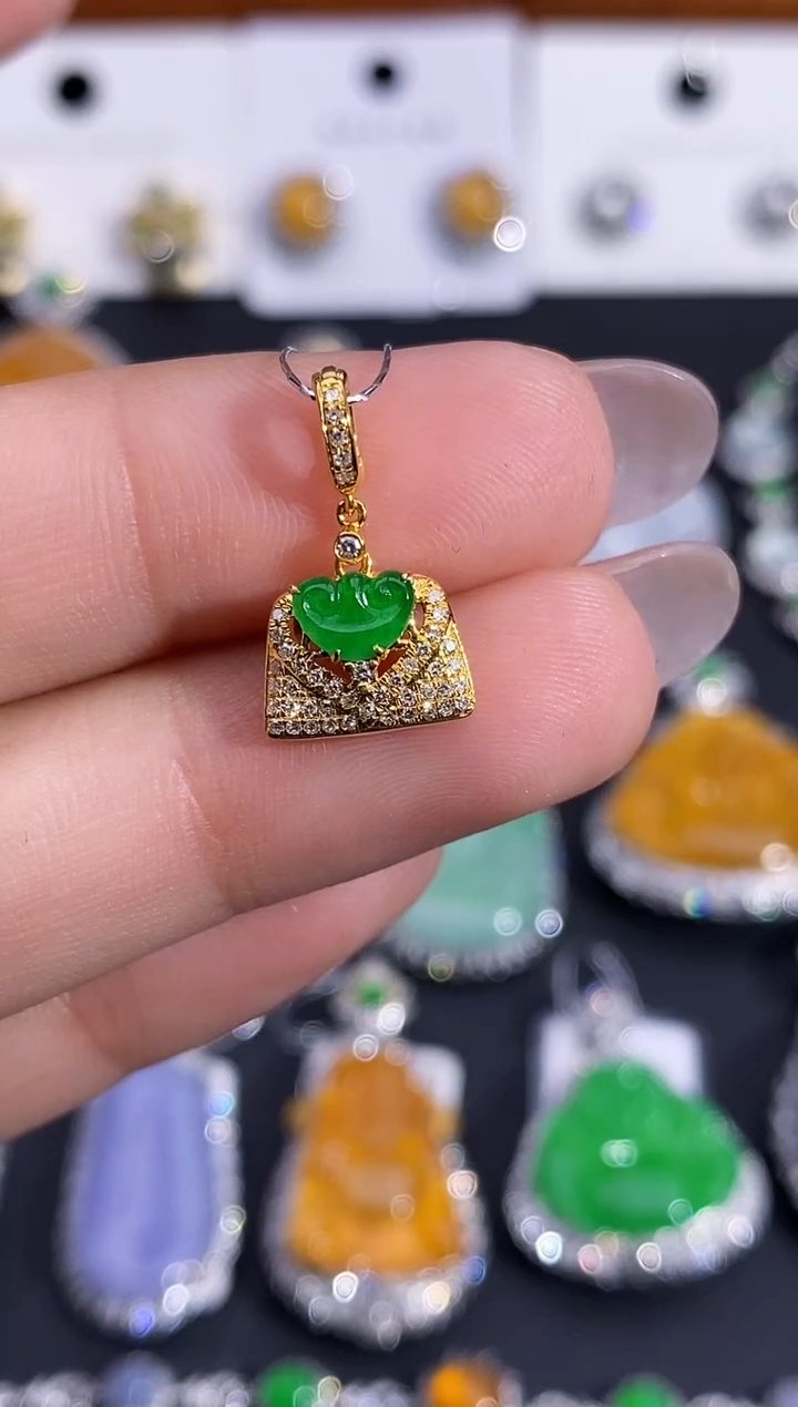 【闪购商品】翡翠颈饰18K金镶嵌吊坠