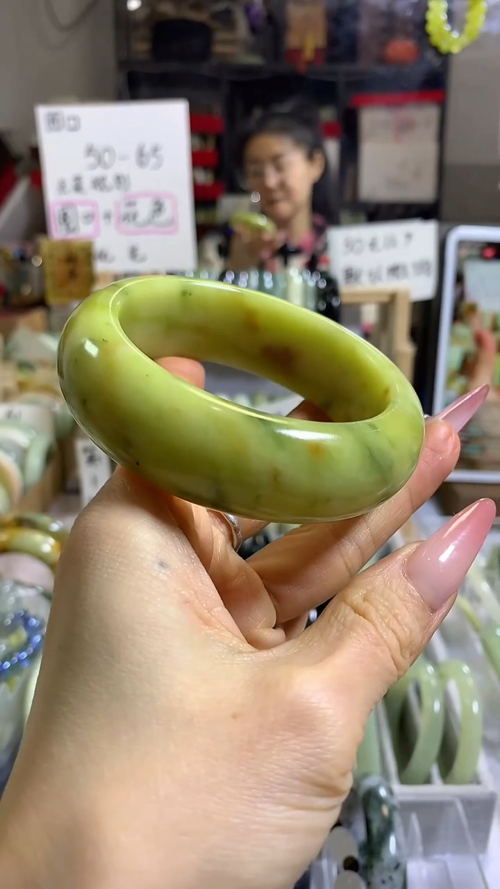 未镶嵌岫玉手镯73 60+ 包容