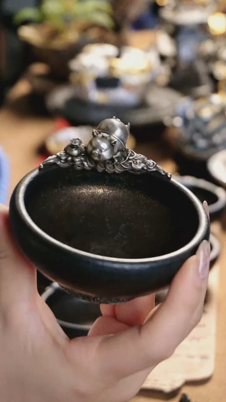 【闪购商品】境秋黑陶小飞猪杯