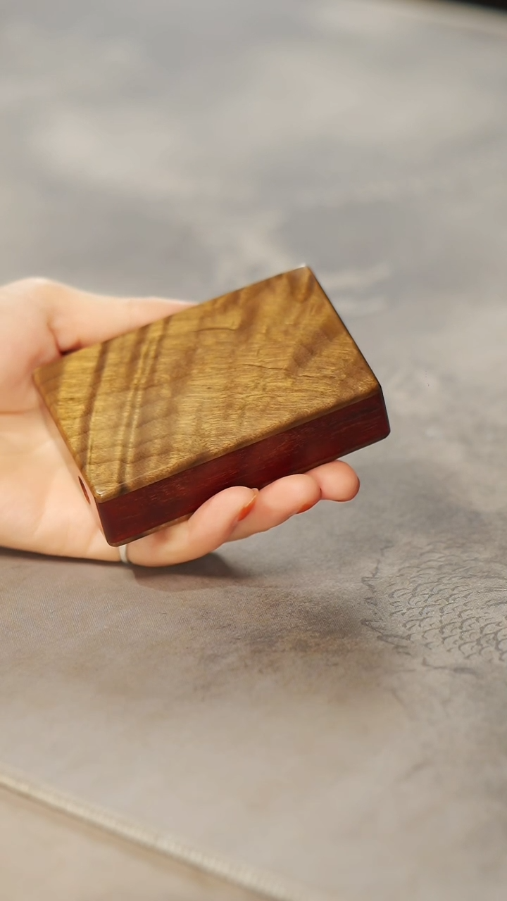 【闪购商品】金丝楠木雕604水波纹精工烟盒
