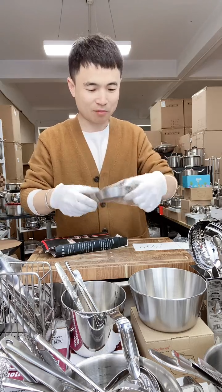 A44 微瑕24cm-20-16cm平盖三件套