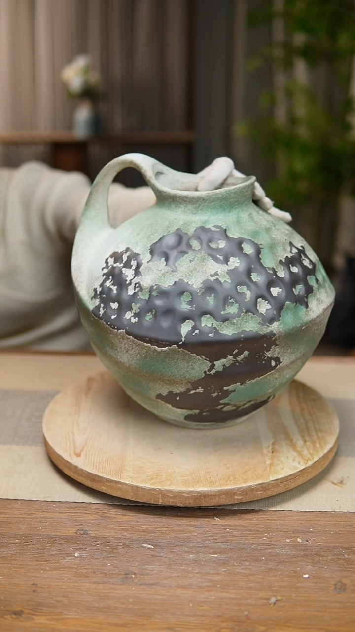 【闪购商品】陶瓷花器诧寂复古绿胖奶壶