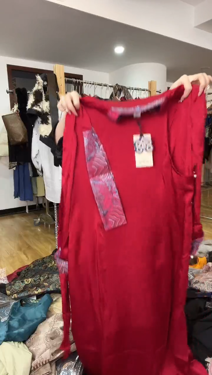 连衣裙       L码        110-120斤