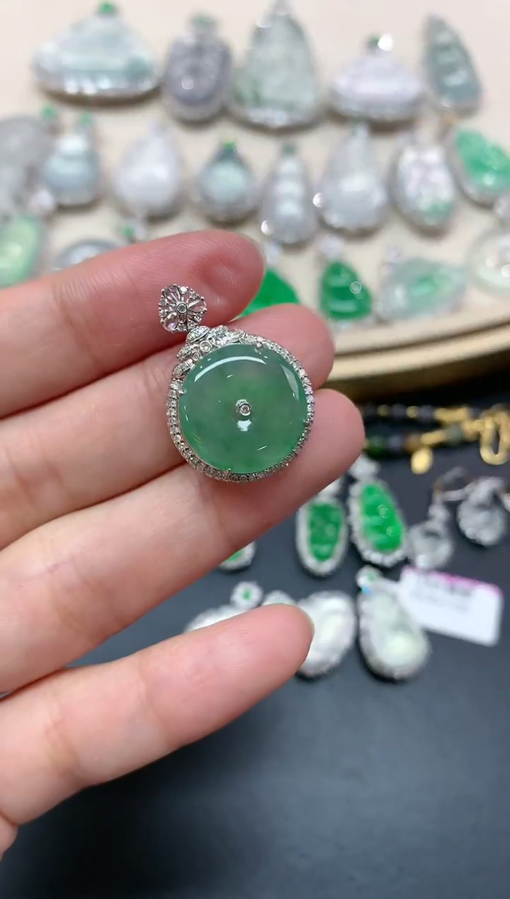 【闪购商品】翡翠吊坠(不含链)18K金镶嵌A357|8800