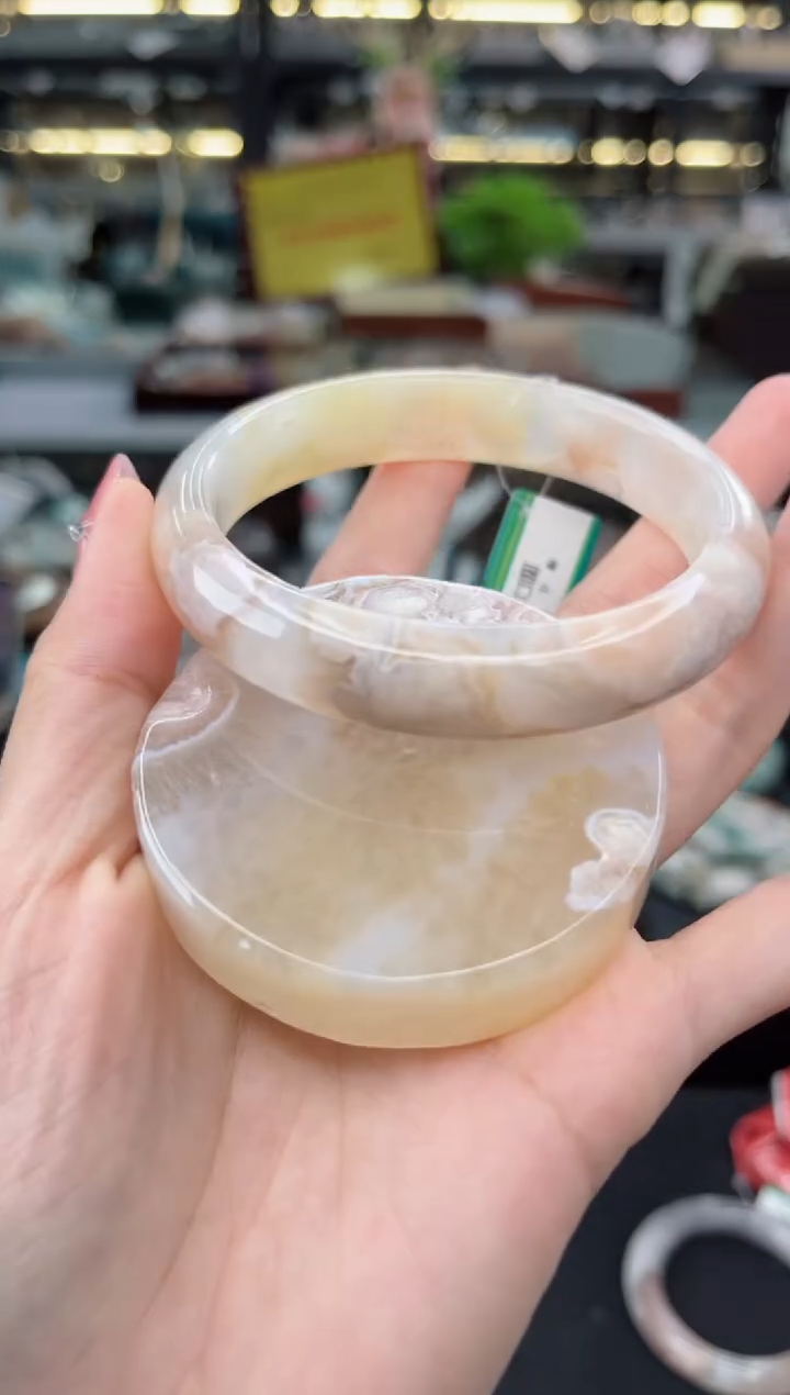 【闪购商品】石英质玉手镯未镶嵌63圈口（赠品镯心）1194025