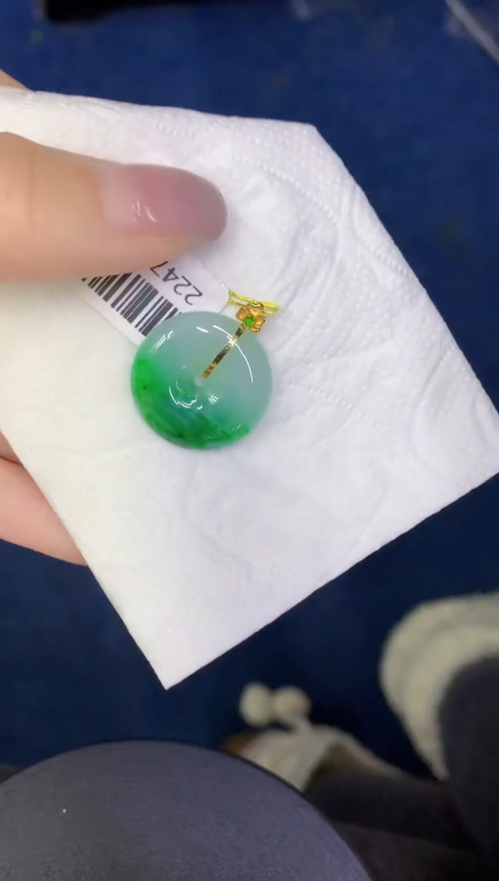 颈饰18K金镶嵌翡翠缅甸天然翡翠A货