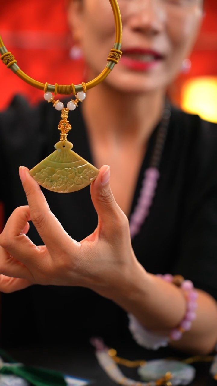 翡翠未镶嵌颈饰24小时内发货质保A货