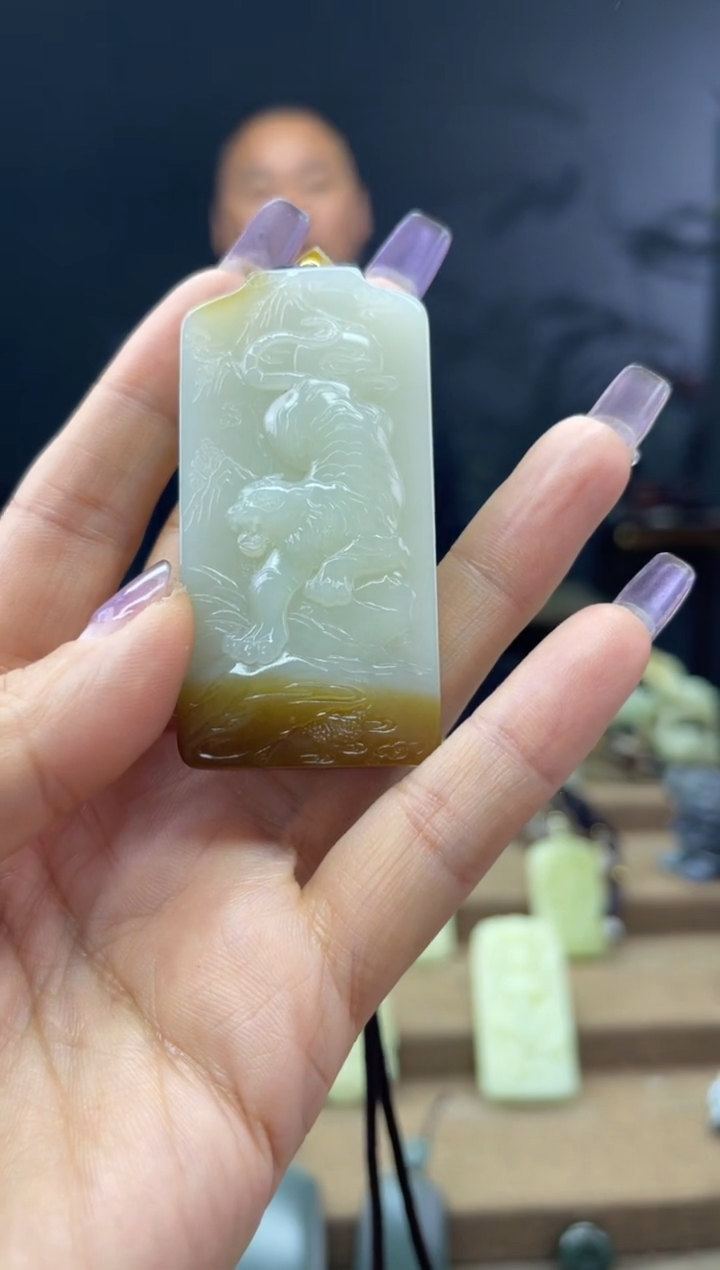 颈饰未镶嵌和田玉1