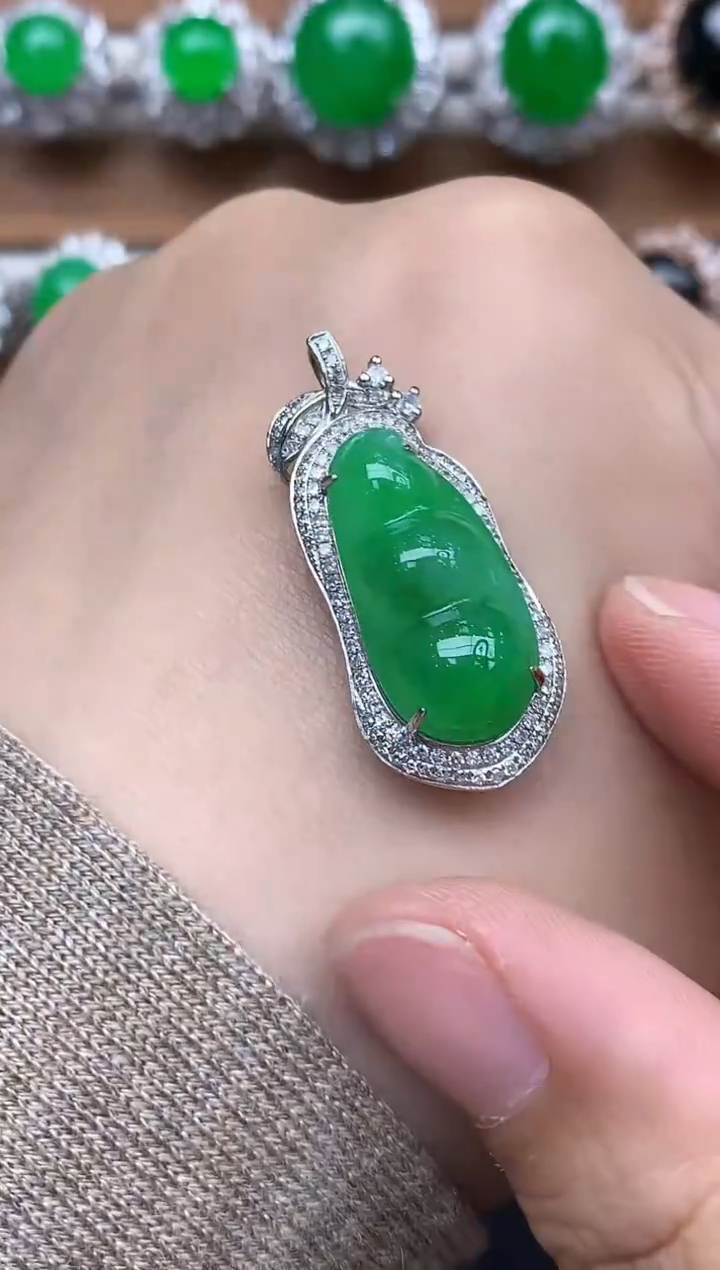 颈饰18K金镶嵌翡翠630-中国好珍宝