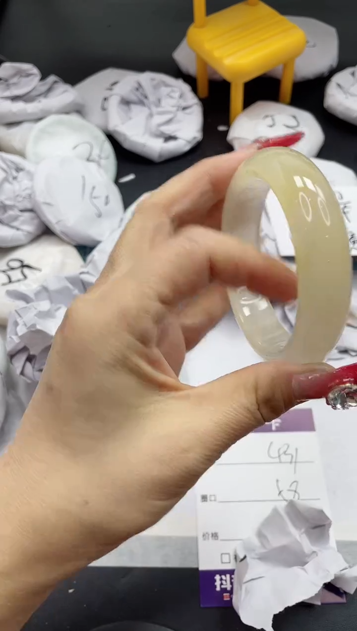 【闪购商品】石英质玉手镯未镶嵌431