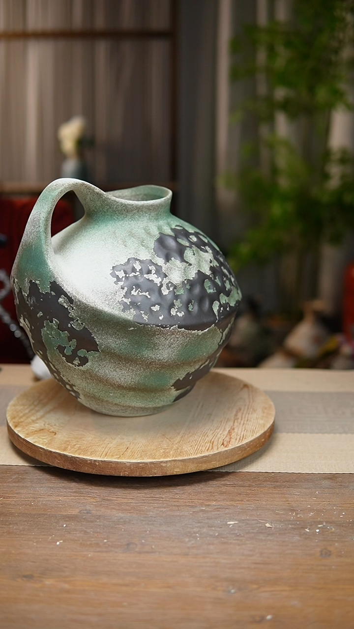 【闪购商品】陶瓷花器诧寂复古绿胖奶壶