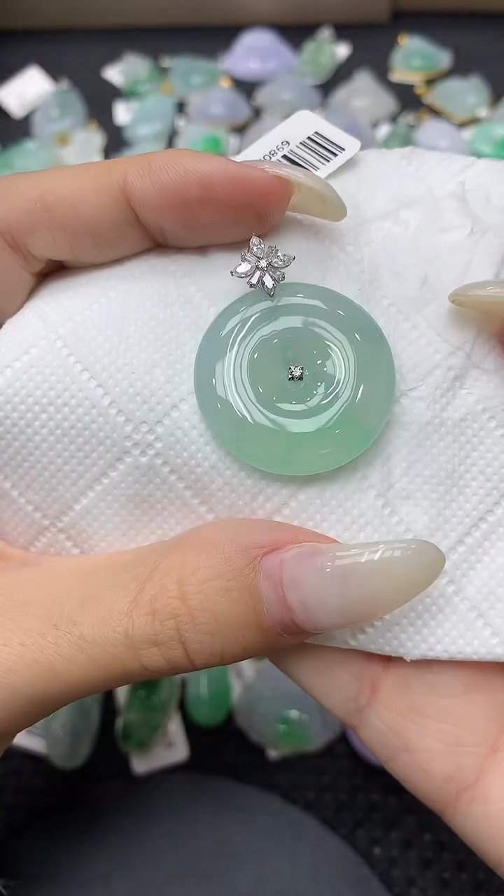 颈饰18K金镶嵌翡翠11111111111