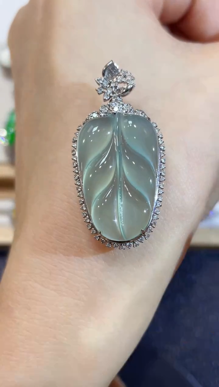 吊坠(不含链)18K金镶嵌翡翠团购9