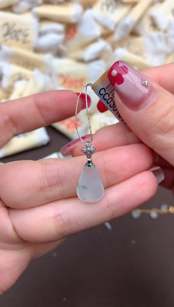 【闪购商品】翡翠挂件18K金镶嵌一 