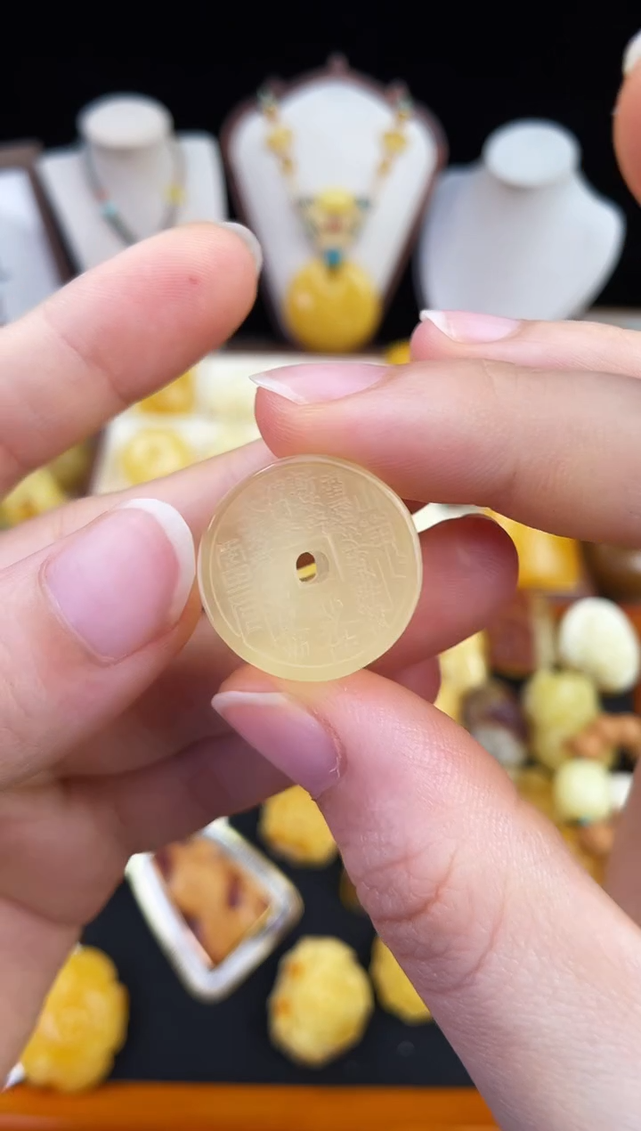 琥珀未镶嵌珠宝奇石柒月