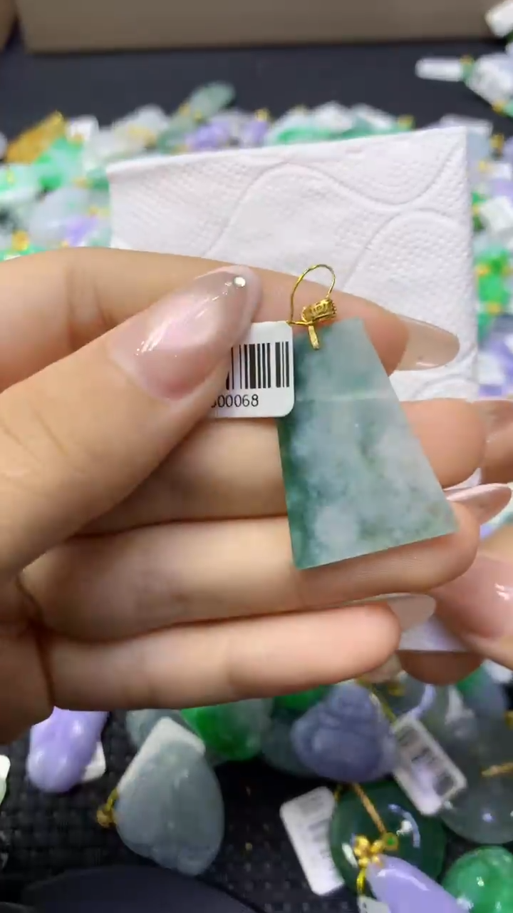 颈饰未镶嵌翡翠天然缅甸翡翠A货