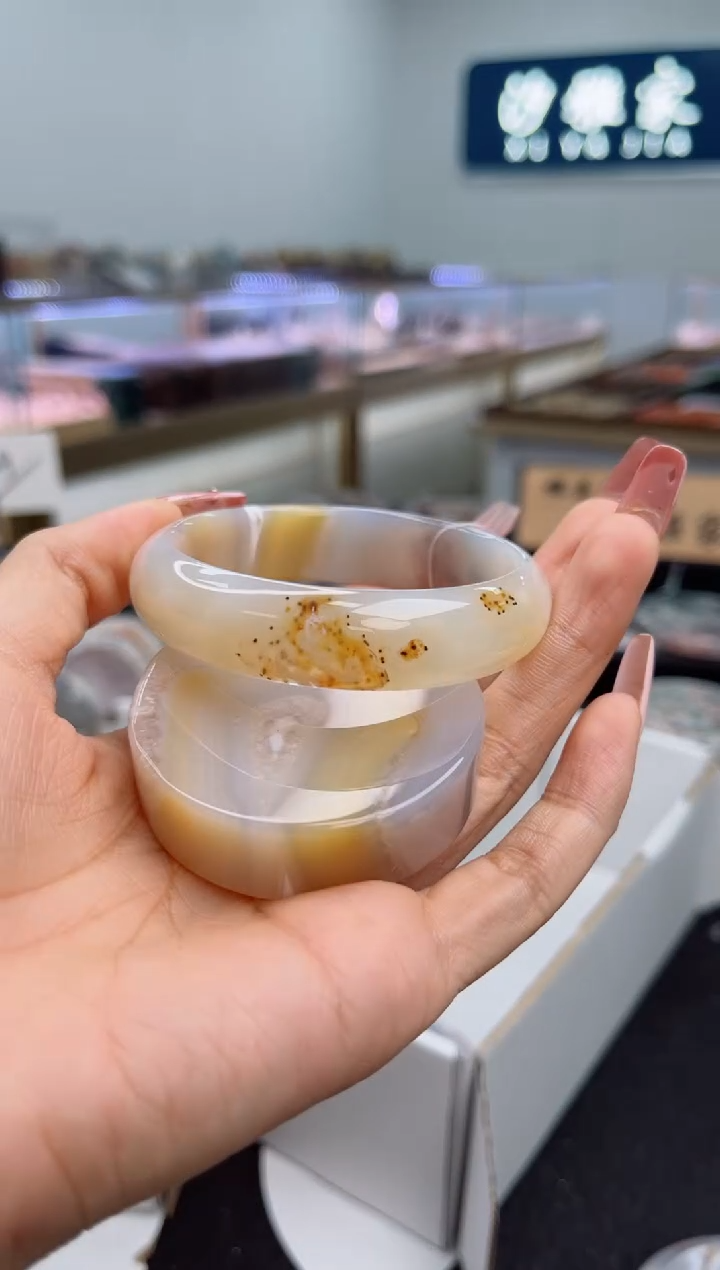 石英质玉手镯未镶嵌55圈口（赠品镯心）1881292