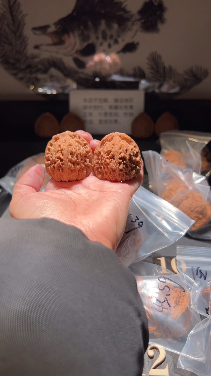 吊坠文玩核桃吴**惧68福利对南疆石