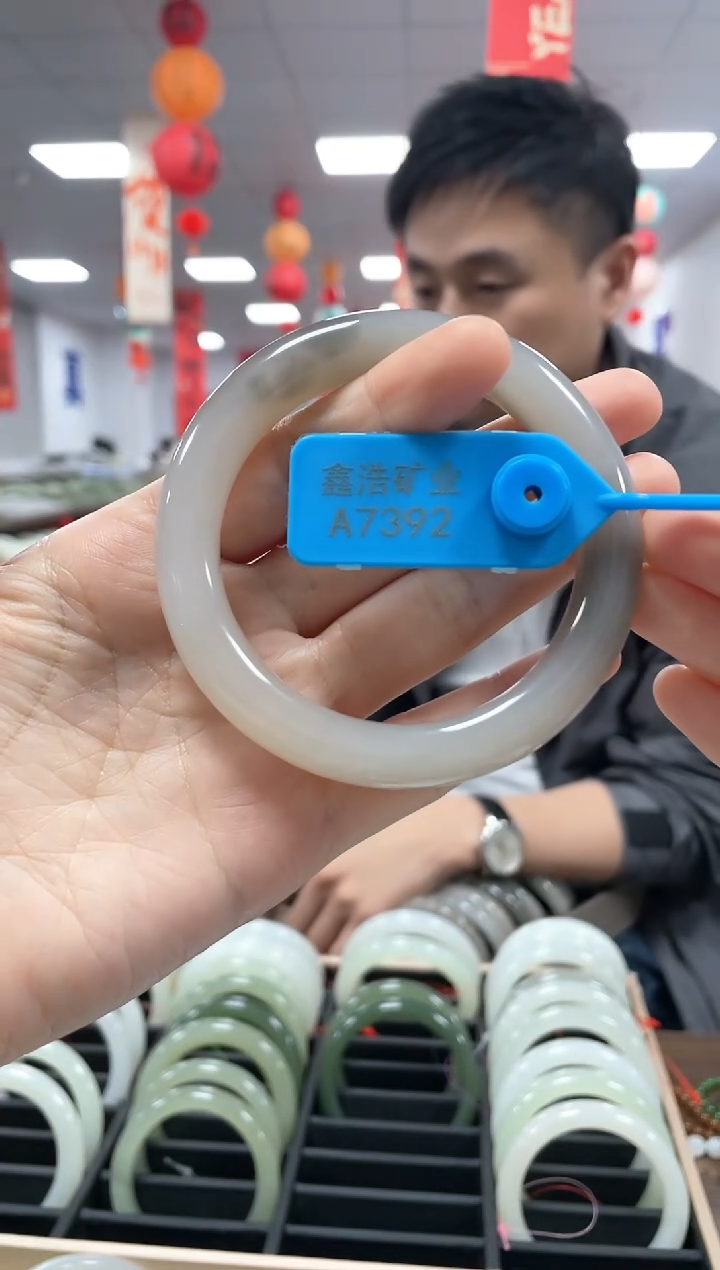 【闪购商品】和田玉手镯未镶嵌圈59 A7392 烟紫手镯一条