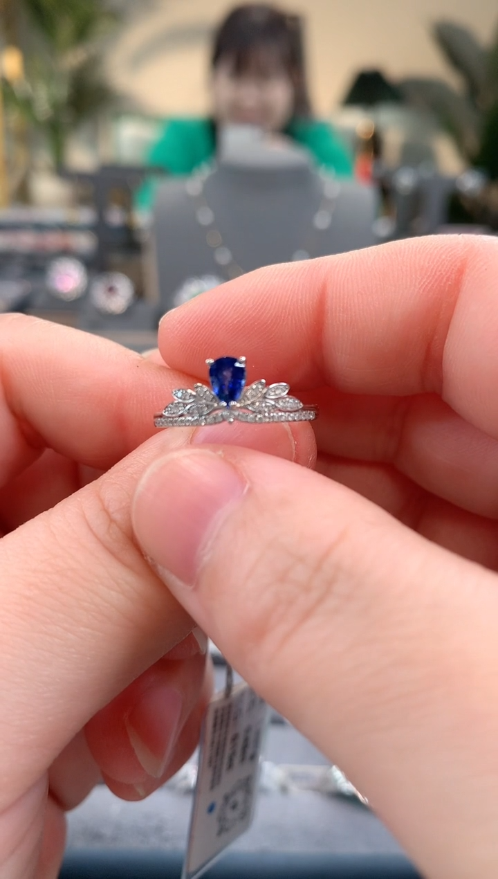 【闪购商品】蓝宝石戒指18K金镶嵌蓝宝石