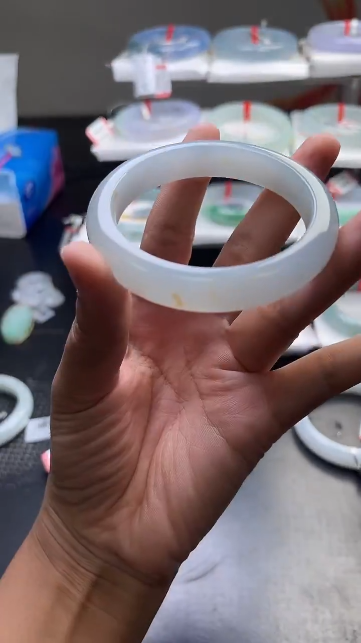 未镶嵌手镯翡翠小*桃翡翠手镯 