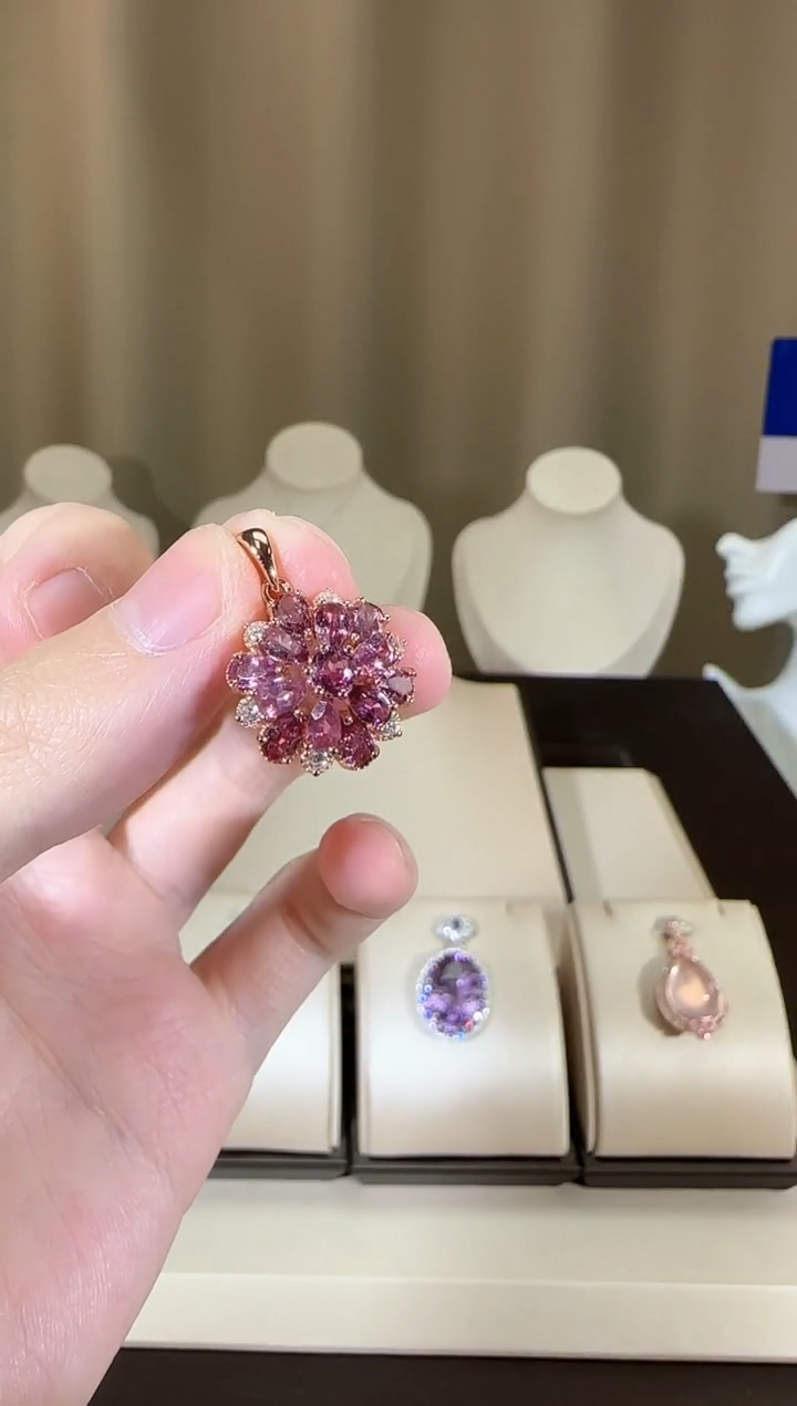 【闪购商品】石榴石颈饰银S925镶嵌设计款