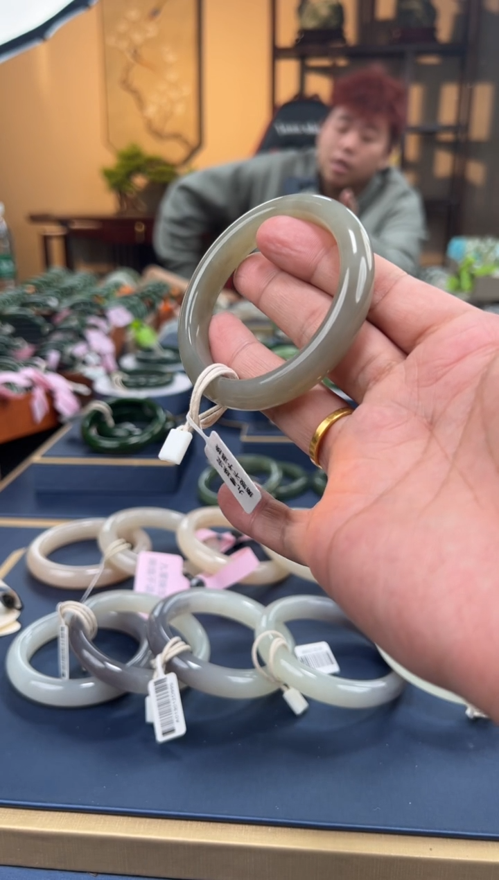 【闪购商品】和田玉手镯未镶嵌D0043-53