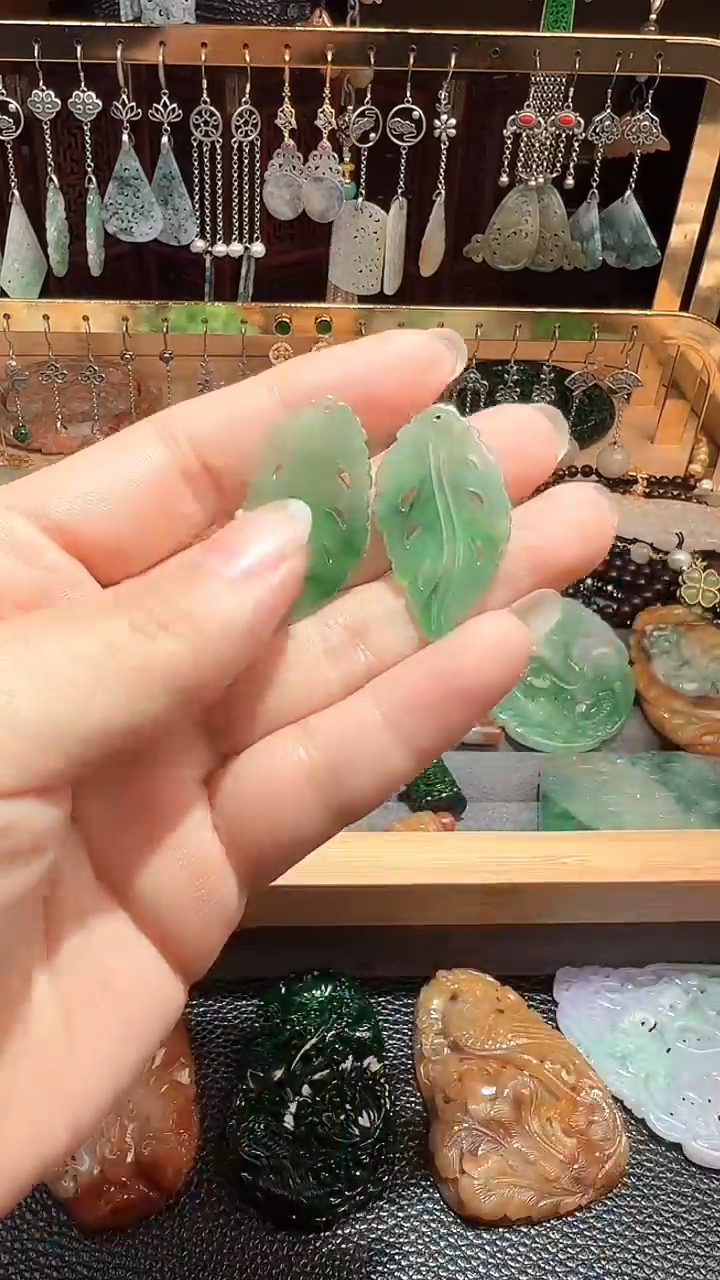 【闪购商品】翡翠挂件未镶嵌翡翠
