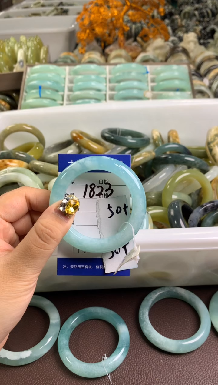 【闪购商品】蛇纹石玉手镯未镶嵌1823