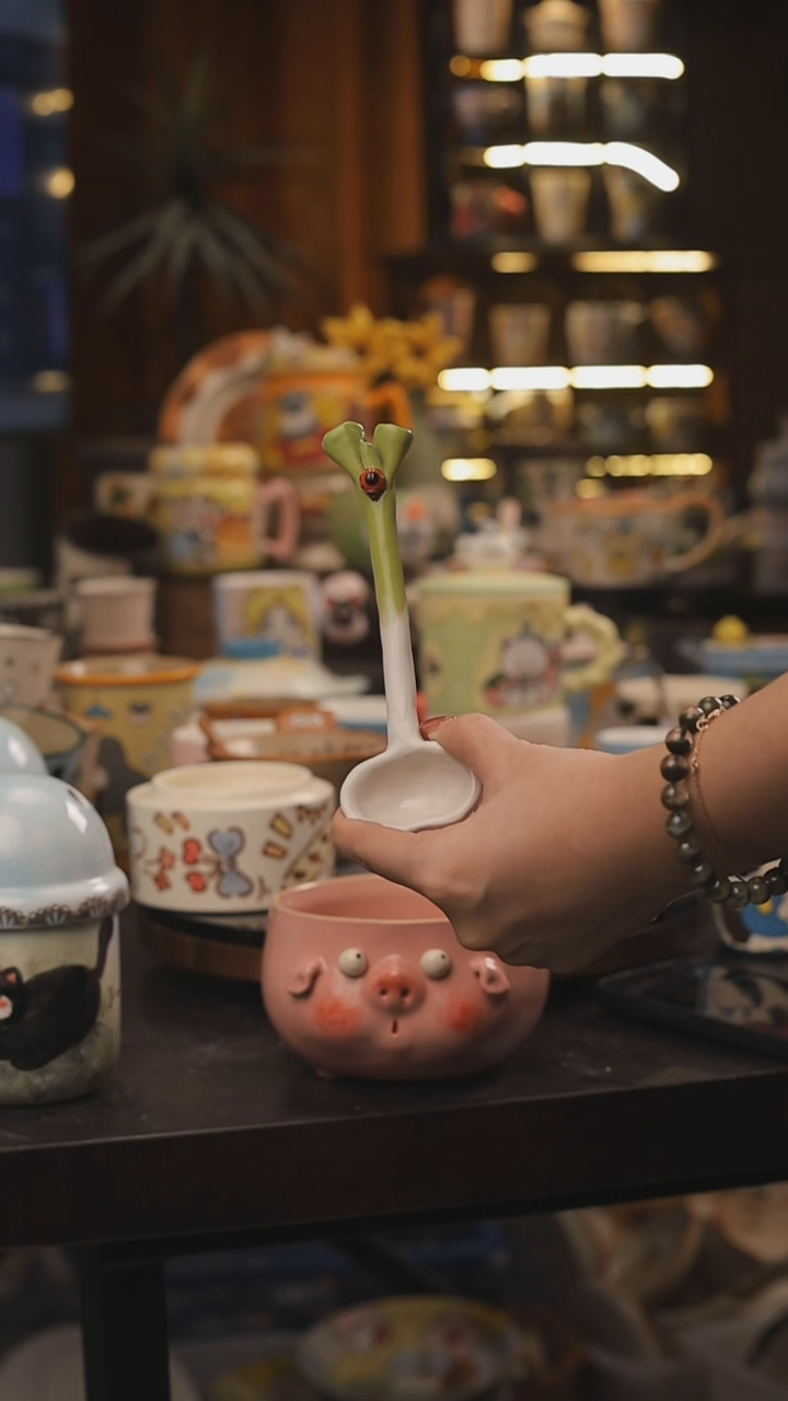 景德镇釉下彩绘设计师款式陶瓷