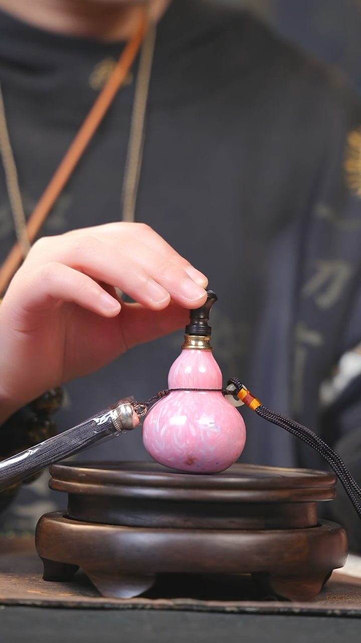 【闪购商品】YL202漂漆精致小手捻{开口}