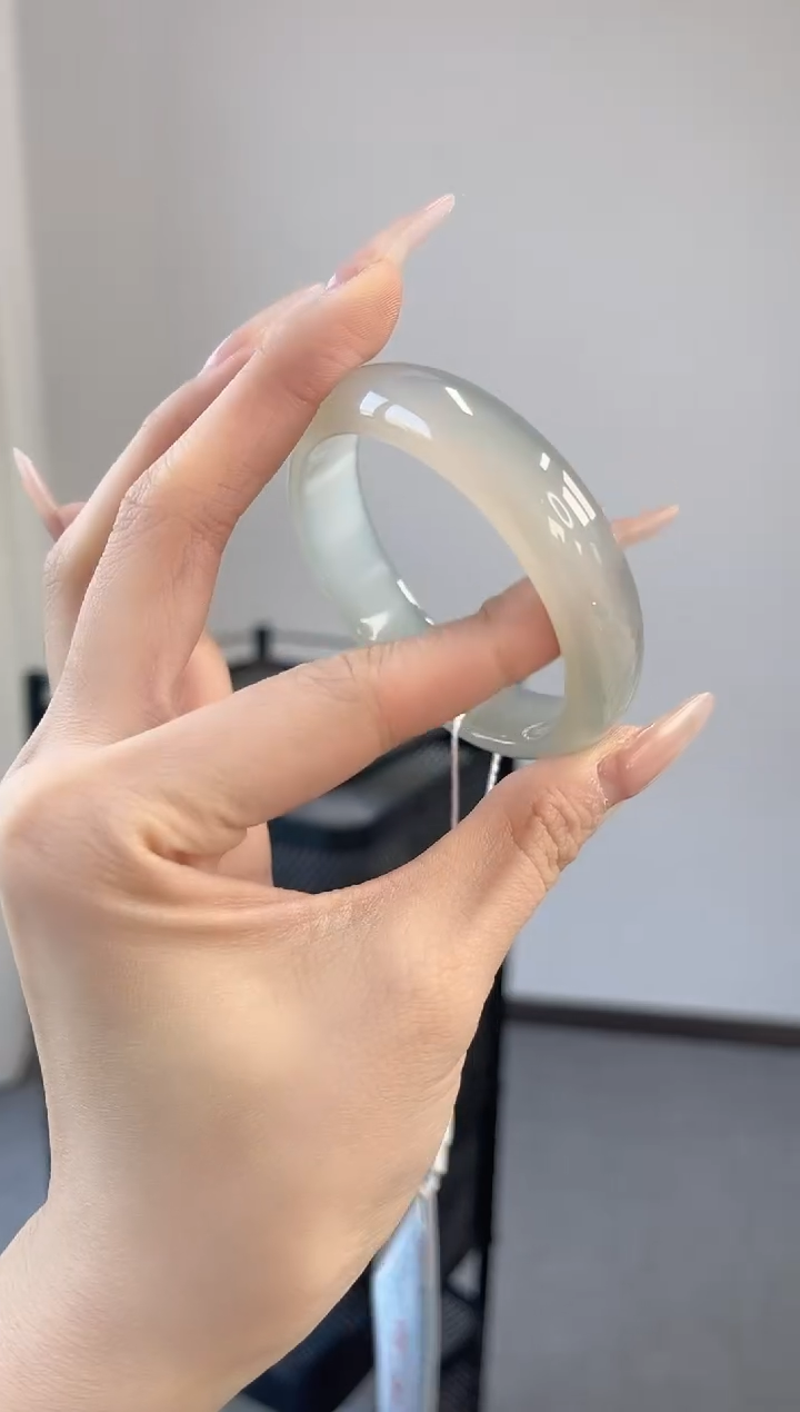 【闪购商品】玛瑙/玉髓手镯未镶嵌56-57圈