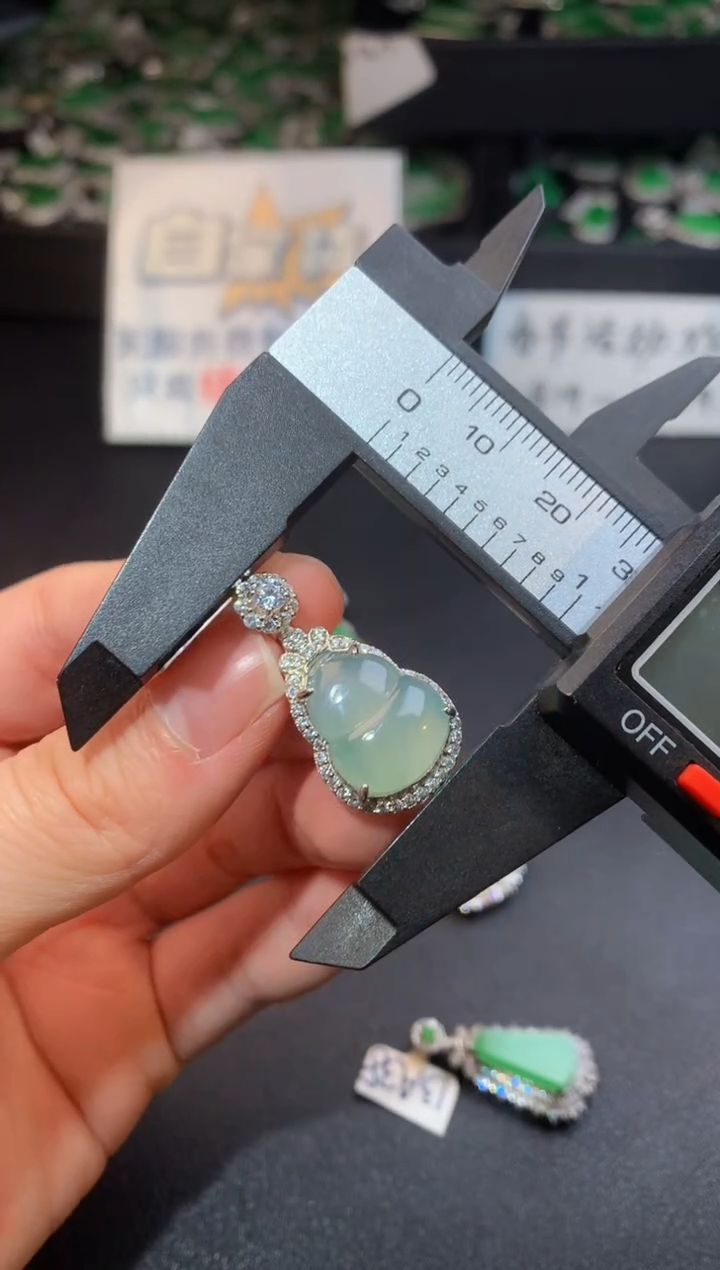 【闪购商品】翡翠颈饰银S925镶嵌翡翠