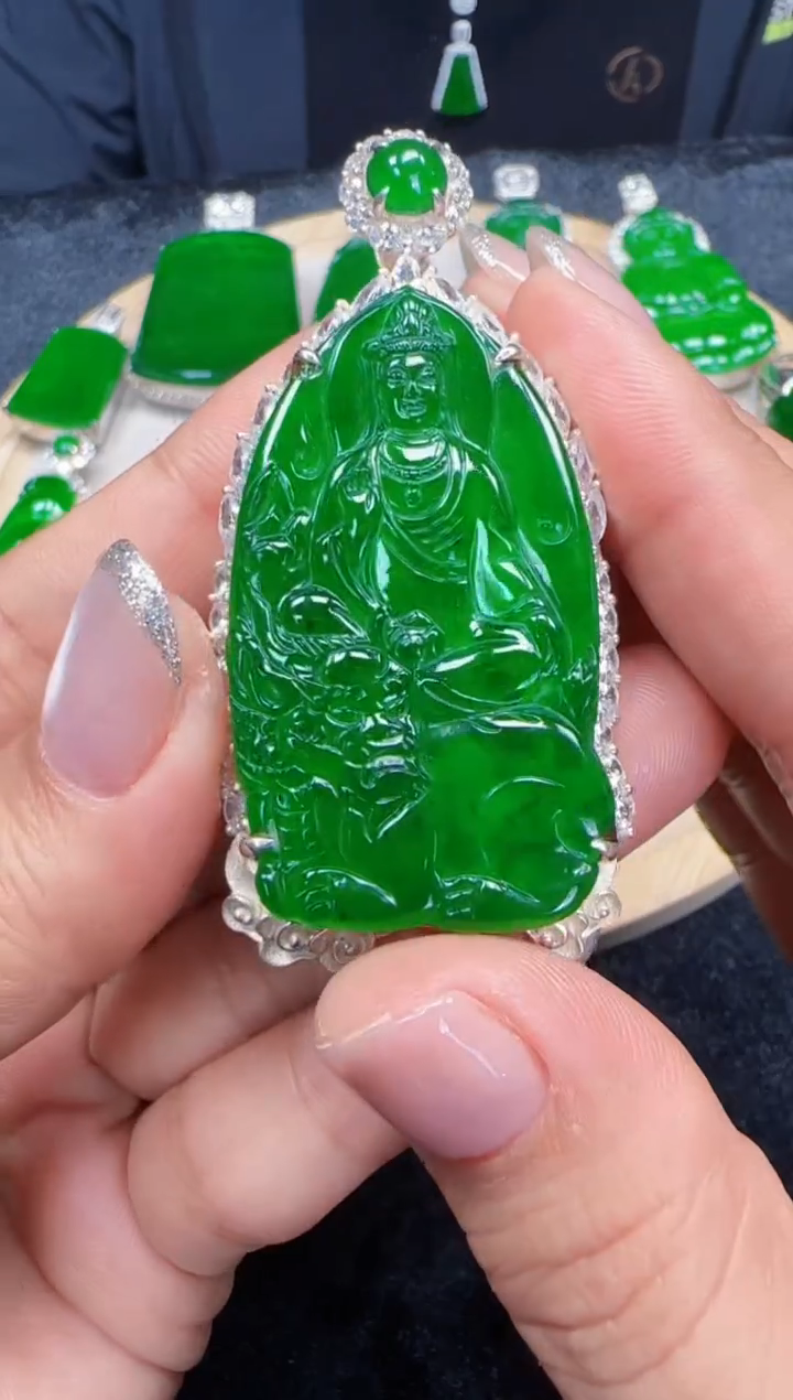 未镶嵌定制翡翠翡翠吊坠55