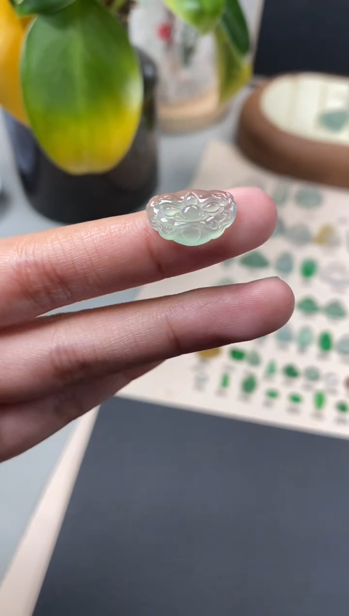 【闪购商品】翡翠颈饰未镶嵌翡翠冰晴裸石