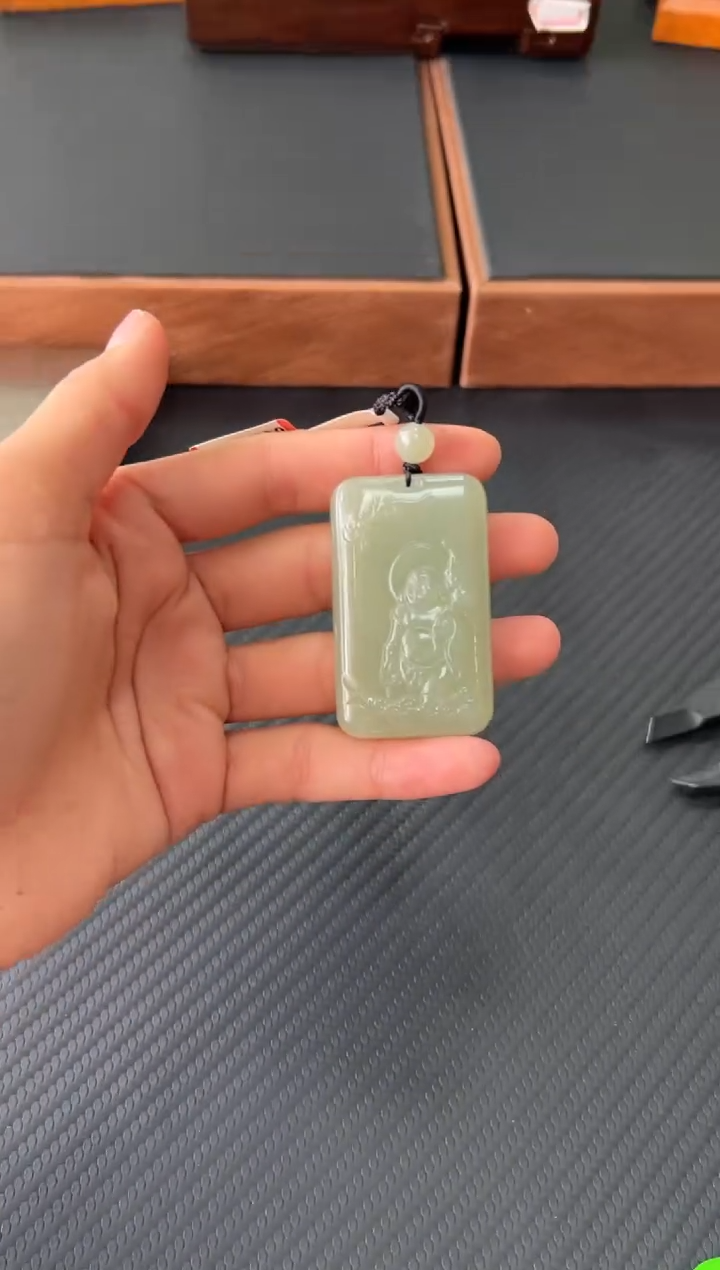 【闪购商品】和田玉未镶嵌吊坠(赠链)且末微色差近矿