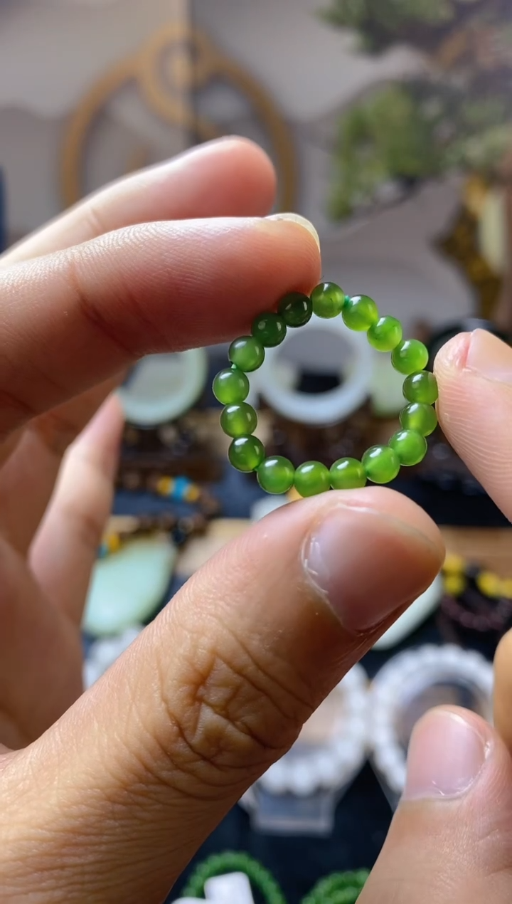 和田玉戒圈未镶嵌俄罗斯碧玉冰底果绿圆珠4mm戒圈一件