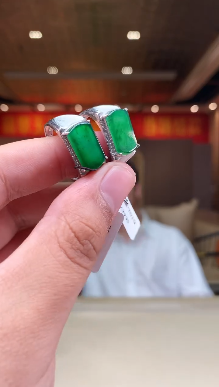 【闪购商品】翡翠戒指未镶嵌多样性发货（只发一件) *d45