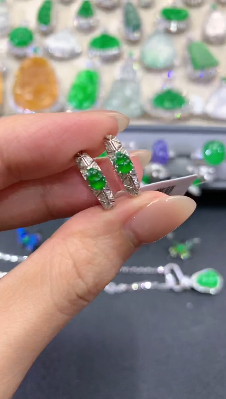 【闪购商品】翡翠耳饰18K金镶嵌q33