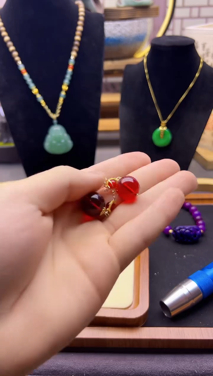 【闪购商品】血珀耳饰14K金镶嵌E201        