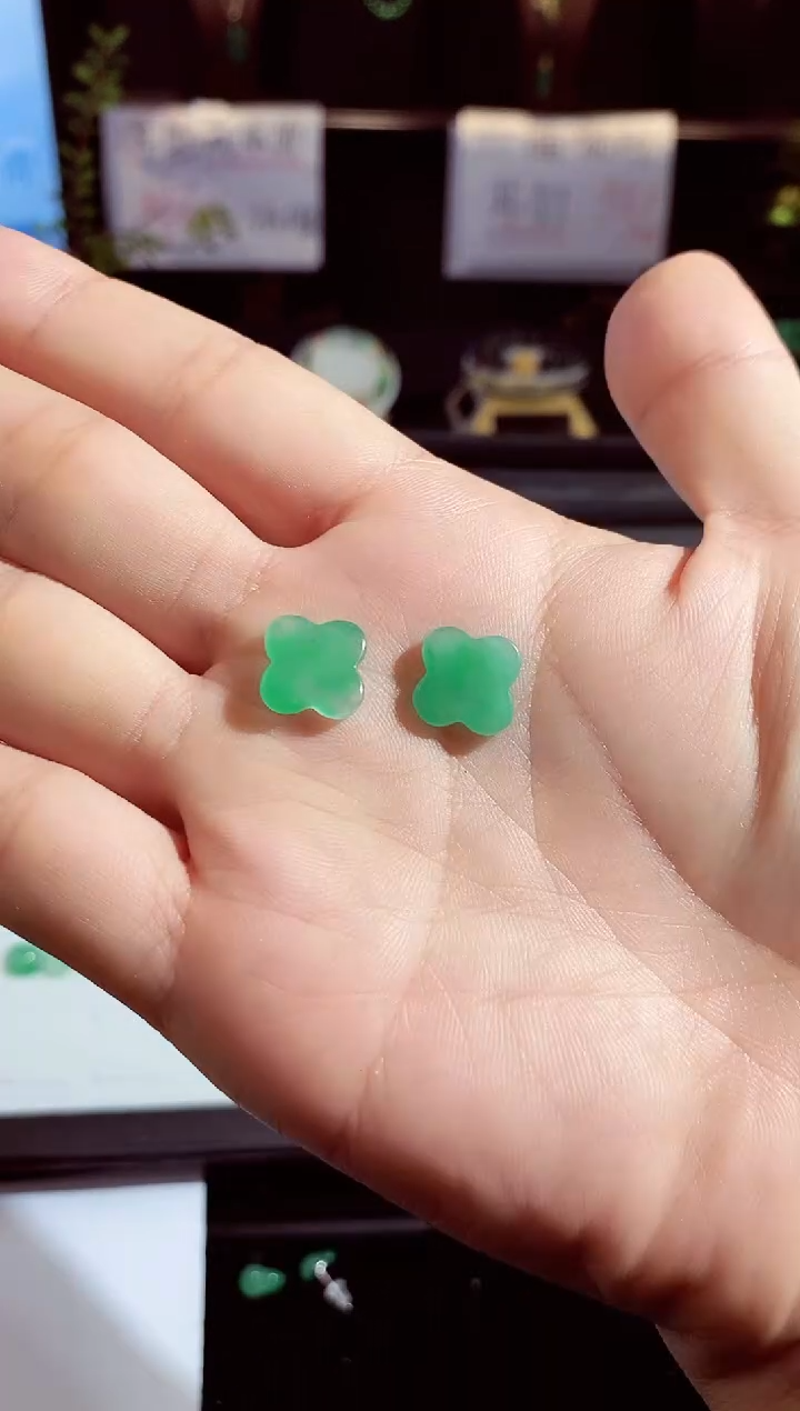 【闪购商品】石英质玉耳钉未镶嵌耳钉