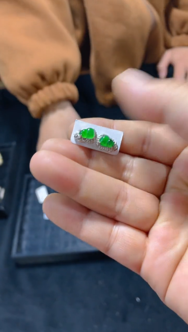 【闪购商品】定制翡翠未镶嵌天然A货翡翠假一罚四（多样性发货）