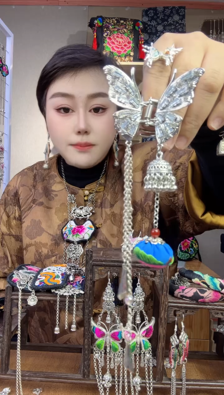 【闪购商品】刺绣纯手工苗绣非遗抓夹