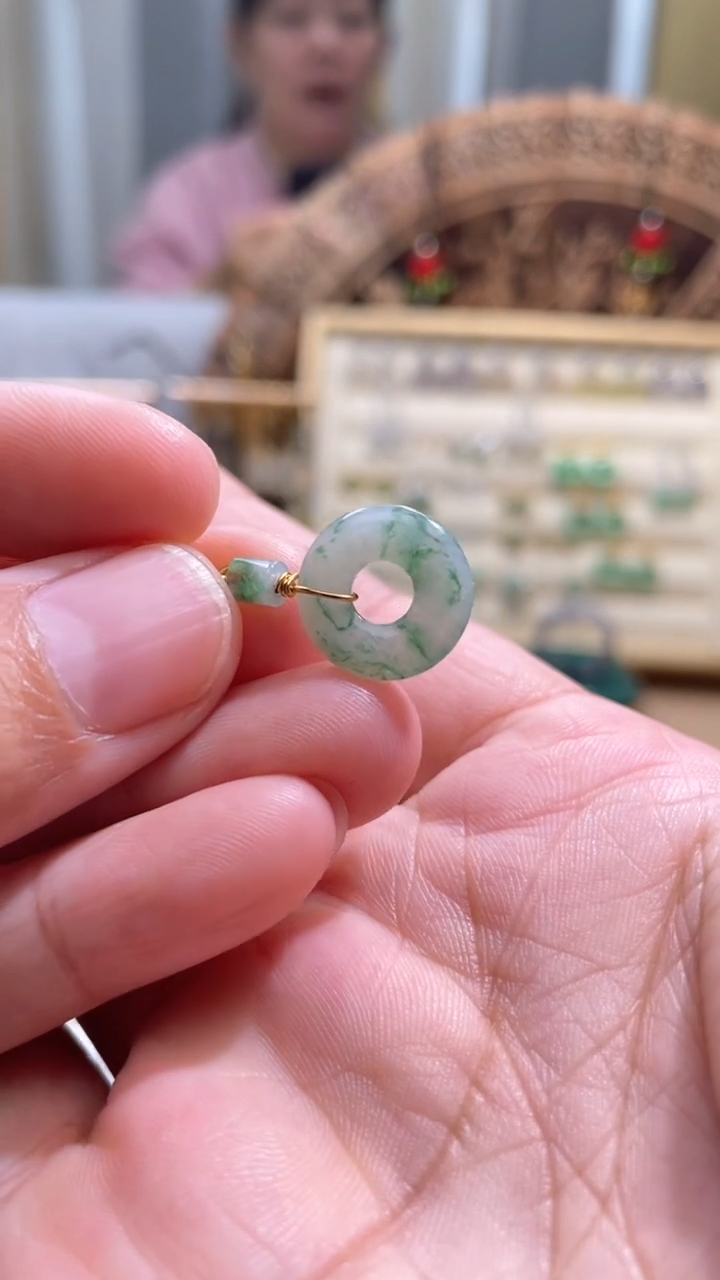 【闪购商品】翡翠颈饰未镶嵌甜甜圈